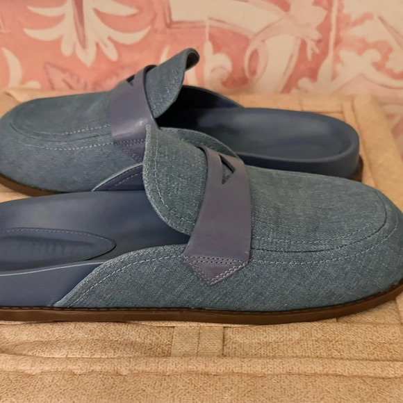 Schutz Women’s Ava Denim Slip On Flat Size 8 with Original Box and Dust Bags - Picture 3 of 7